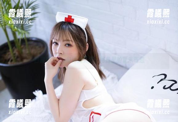 白露Bululu和她的美脚：网盘里的夏末气息