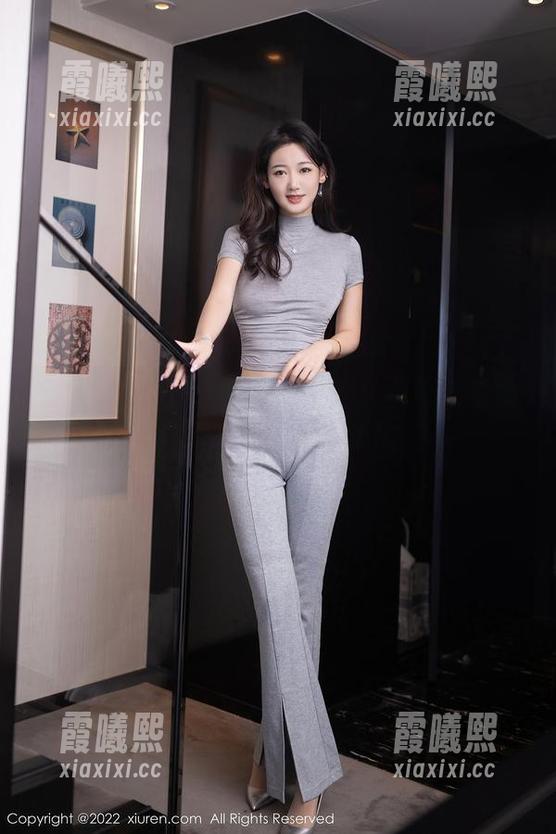秀人网-YOYO苏小苏 秀人网 - YOYO苏小苏美图:壁纸也想偷偷跟你分享点小秘密