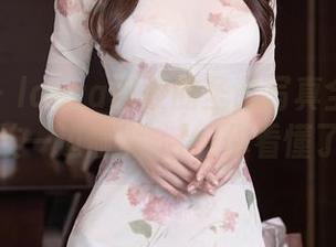 秀人网 – laura阿姣的圣诞写真全集：一边炫技一边偷懒，lol你看懂了吗？