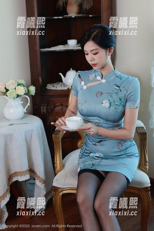 秀人网-小蛮妖_honey 秀人网 - 在小蛮妖_honey的牛仔裤写真里,找到了我偷藏的青春?