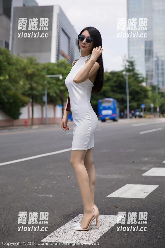 秀人网-小逗逗 秀人网 - 图库乱斗,小逗逗的校服探险之旅