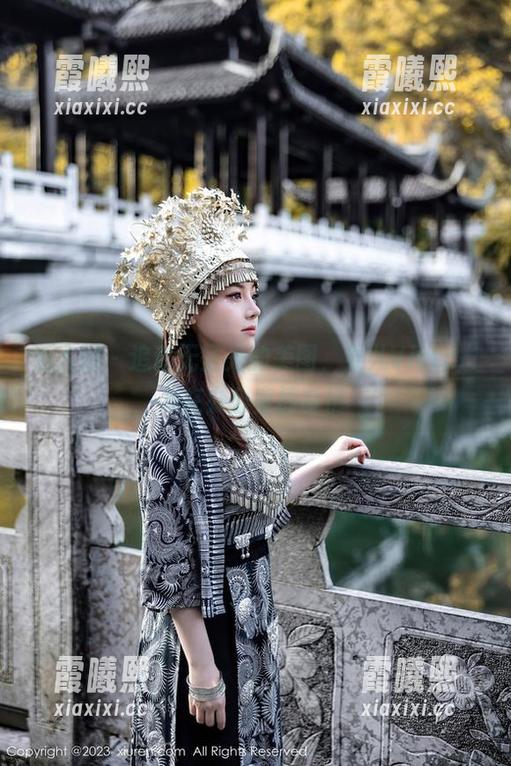 秀人网-果儿Victoria 秀人网 - 追逐无圣光的美图,果儿Victoria在办公室搞事情
