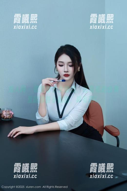 秀人网-软情 秀人网 - 软情的少女脸庞,还有私拍合集里的那些小插曲,真有趣!