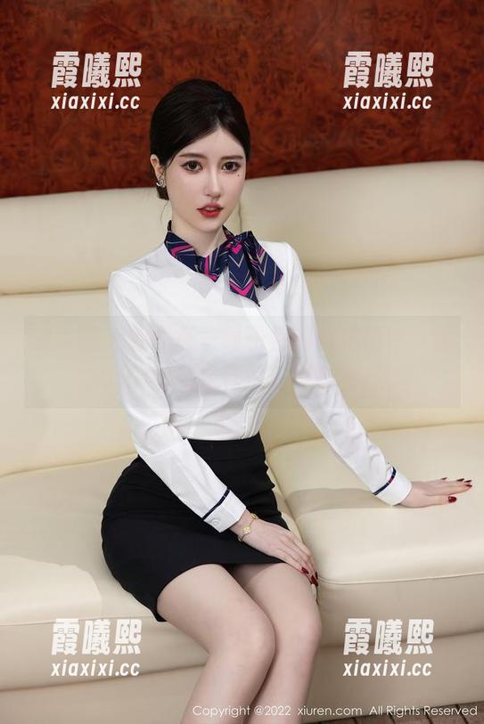 秀人网 - 或许每一幅粉色都藏着情绪，黄婧GIGI的精选作品们可真会撩。