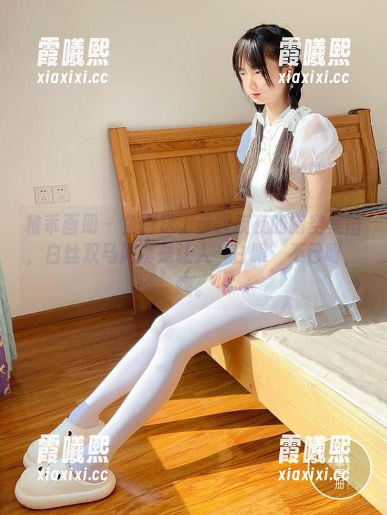 稚乖画册 - 免费送上赤西夜夜的晴空美图，白丝双马尾真是让人“白眼”不已呀，嘿。