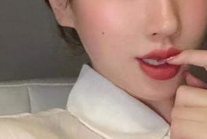 微密圈 – 童小芯的毛衣图包，下载吧！我发现有好几种穿法。