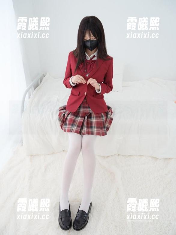 紧急企划 - 小恩再推新作，死库水写真带你一起入水！