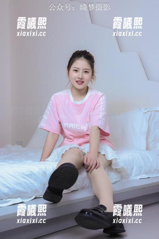 绮梦摄影 - 小艺的美图在办公室，她的“椅子”才是真的舒适啊！