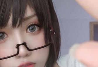 芊川一笑MNK的长腿合集，绝对对你的审美造成轰炸！