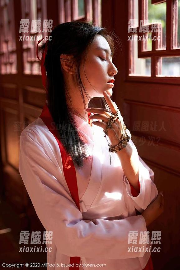 蜜桃社 - Suki空姐全集来啦，原图让人不禁想——这样的空姐我能搭多少次？
