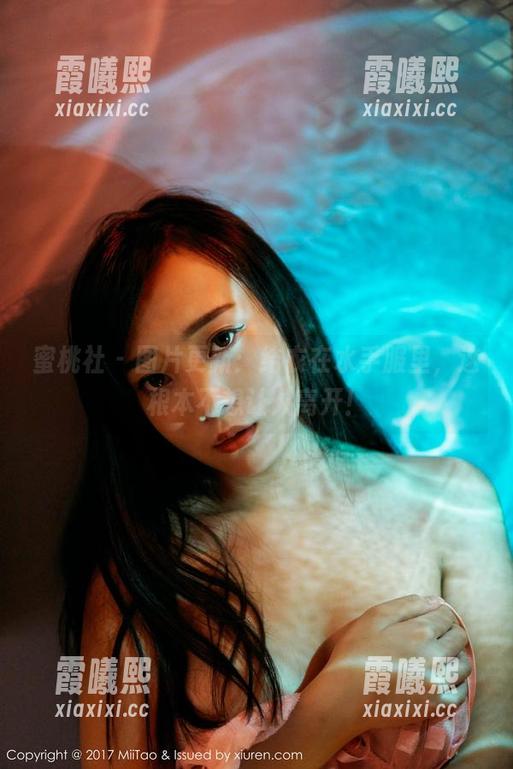 蜜桃社 - 图片更新：结衣在水手服里，这根本不想让人离开！