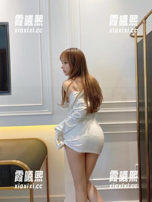 裤里丝一出，过期米线线喵的原图和图包都变得有趣了。