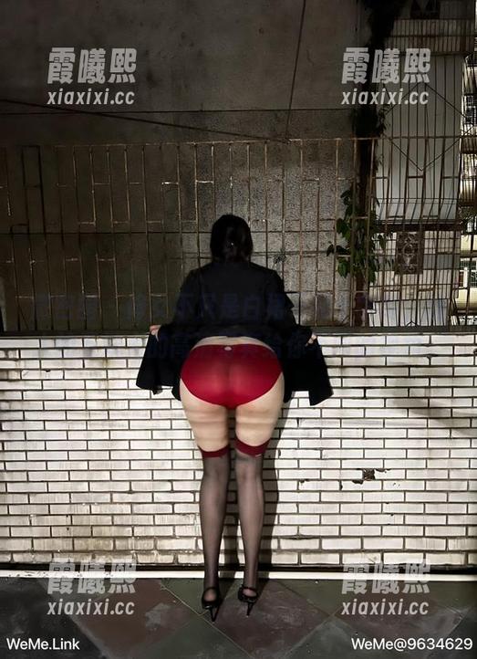 微密圈 - 修女不只是白裙子和十字架，迷人的五姨太的高清写真给你不同的视角。