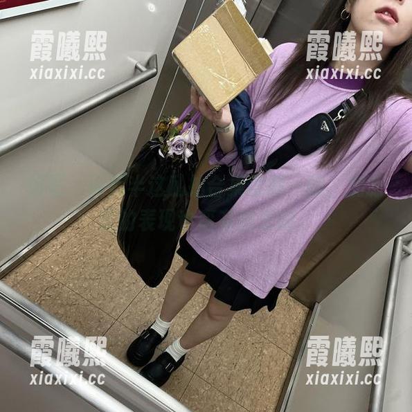 好吧，闪月半这私拍合集值得一翻，加藤惠的表现也蛮有意思的。