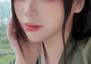 这张阿九从不咕咕的旗袍图片，我心里一万个不舍得要关掉。