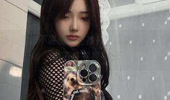 撇掉浮华，雯妹不讲道理的衬衫写真精选，正好能让你静下来想想……