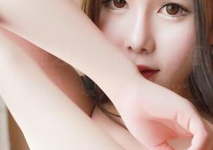 青豆客 – 岑苑之barbiebaby短裤的最新原图，噢，那双腿…