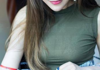 青豆客 – 不知所措的时光——校园里颖莹儿YY的精选写真