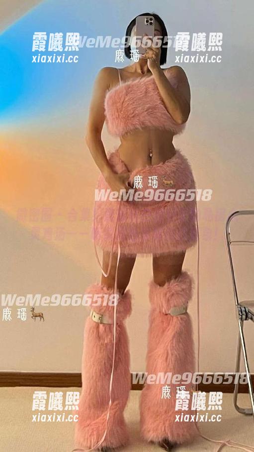 微密圈 - 合集！鹿瑶在白衬衫里的私房心灵鸡汤——听说颜色会帮你找对象！